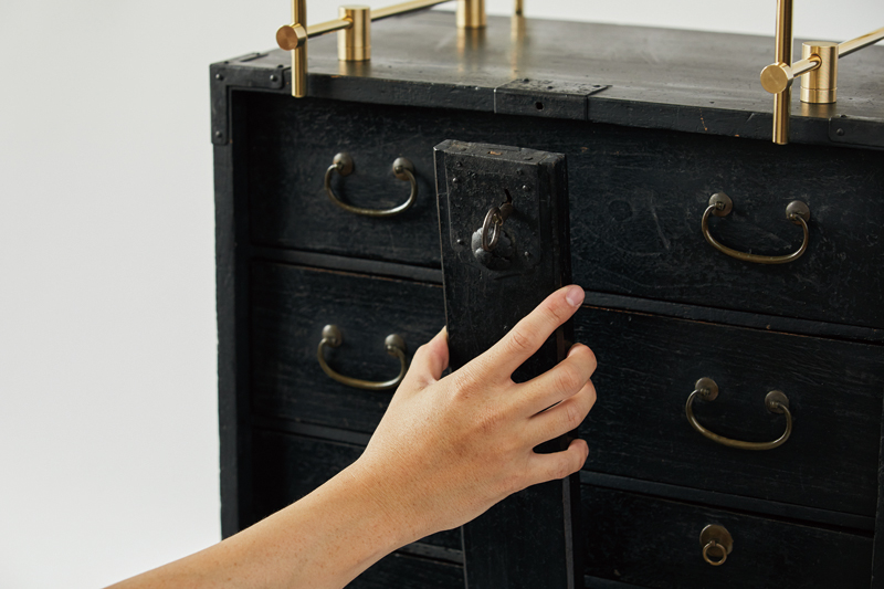 dresser with two knobs